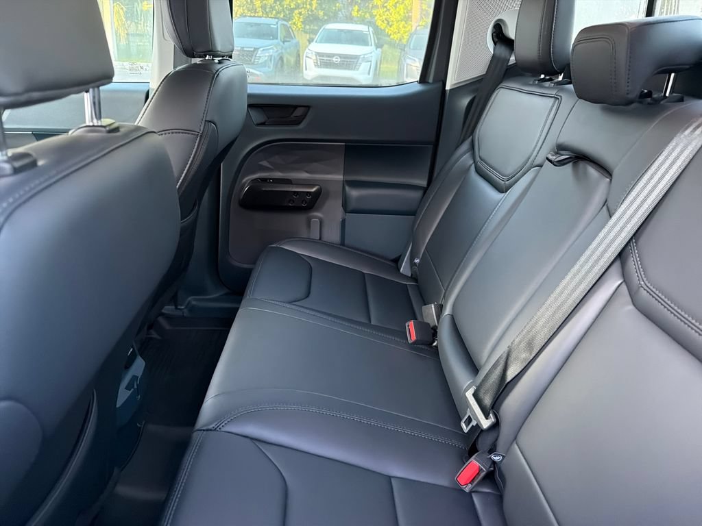 Used 2025 Ford Maverick Lariat w/ Black Appearance Package AWD/4WD image 30
