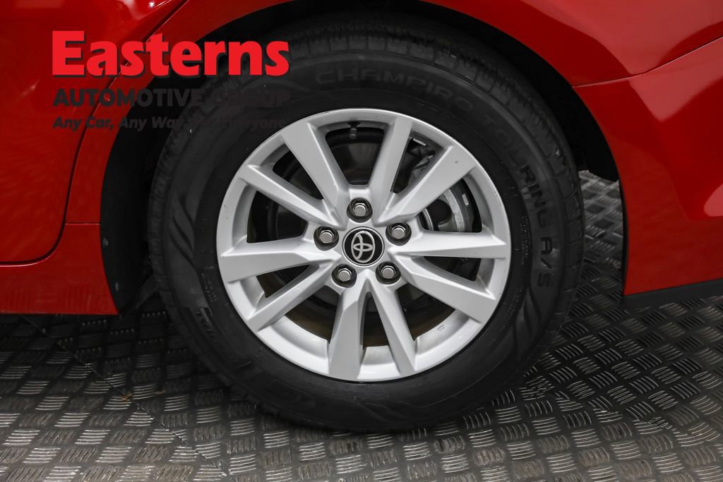 Used 2025 Toyota Camry LE image 32