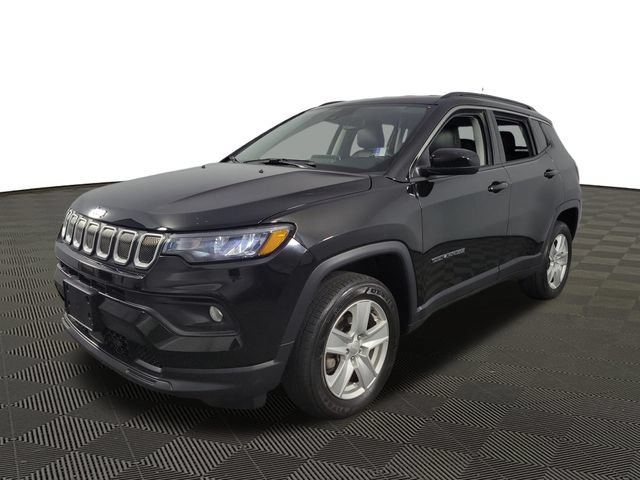 Used 2022 Jeep Compass Latitude w/ Convenience Group AWD/4WD image 3
