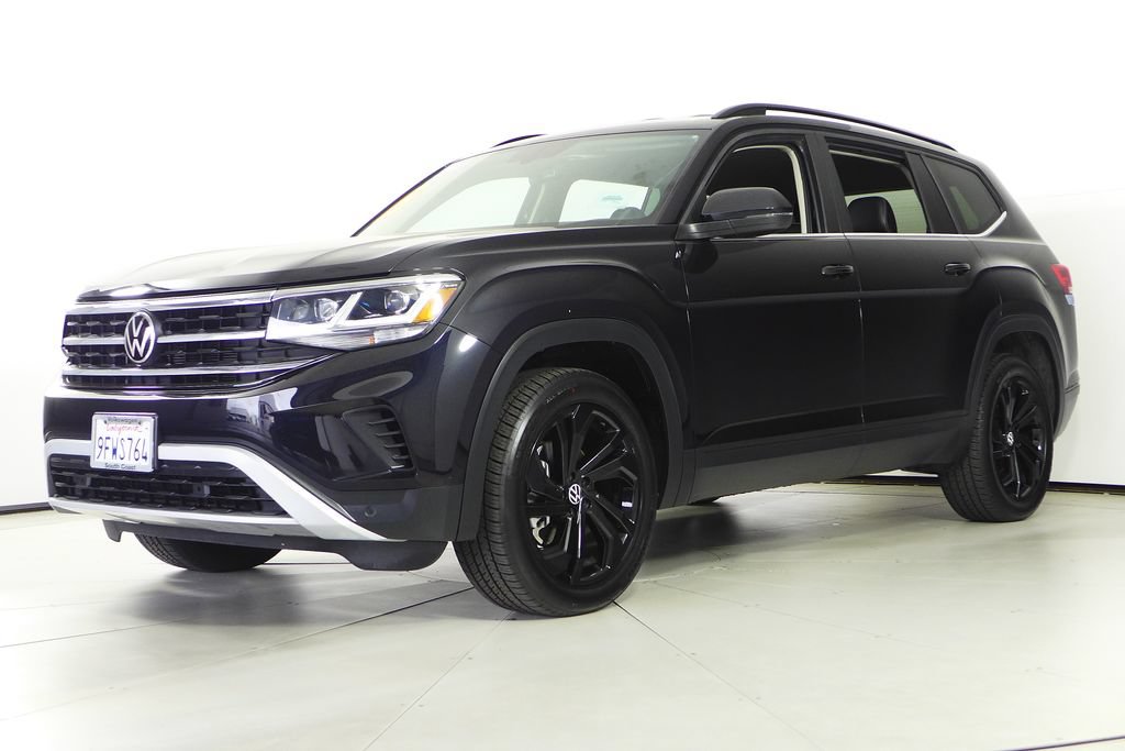 Used 2023 Volkswagen Atlas SE w/ Black Wheel Package FWD image 2