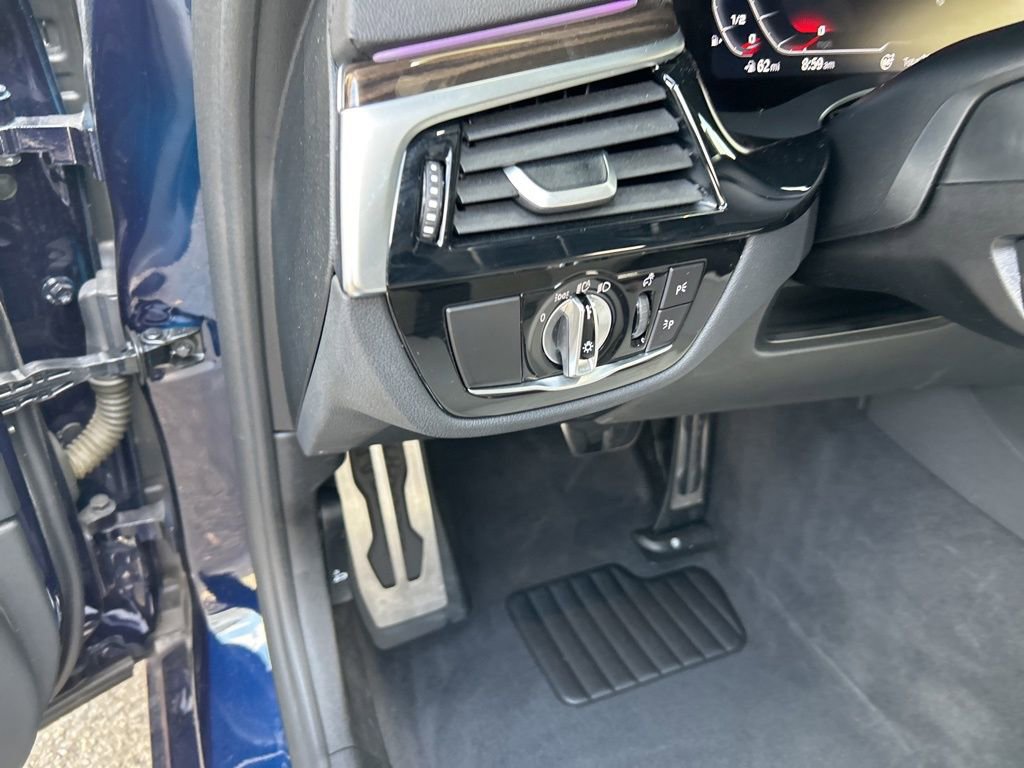 Used 2022 BMW M5 w/ Executive Package image 8