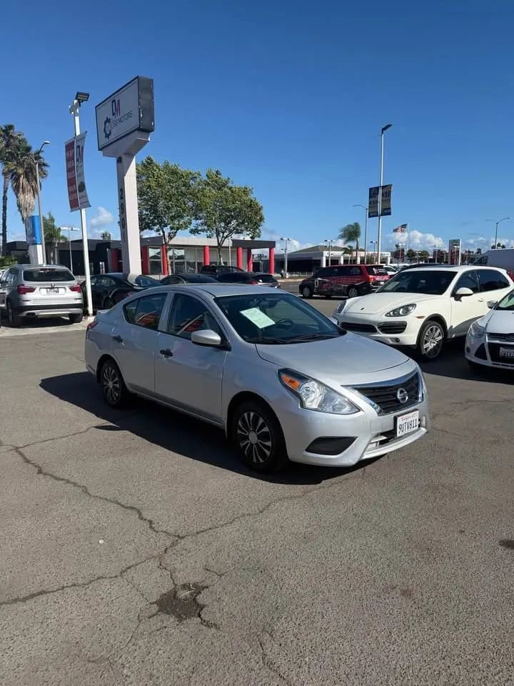 Used 2018 Nissan Versa S Plus image 5