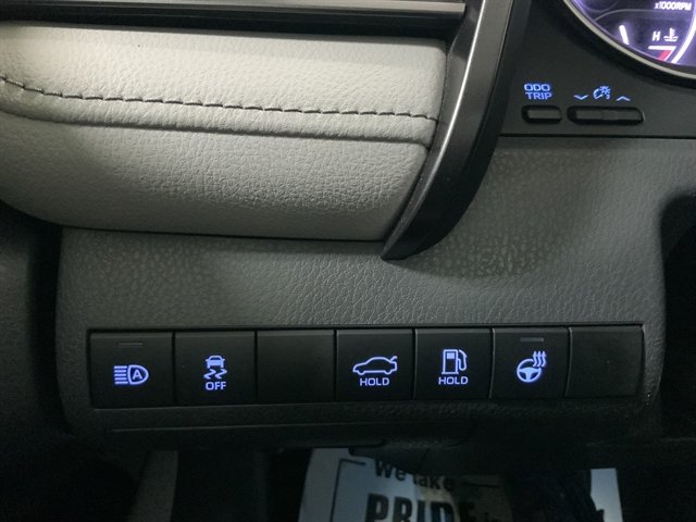 Used 2021 Toyota Camry XLE w/ Navigation Package AWD/4WD image 34