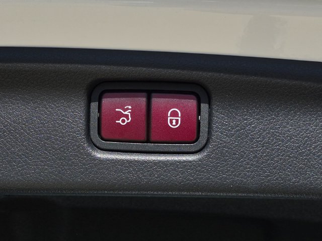 Certified 2023 Mercedes-Benz C 300 Sedan image 10