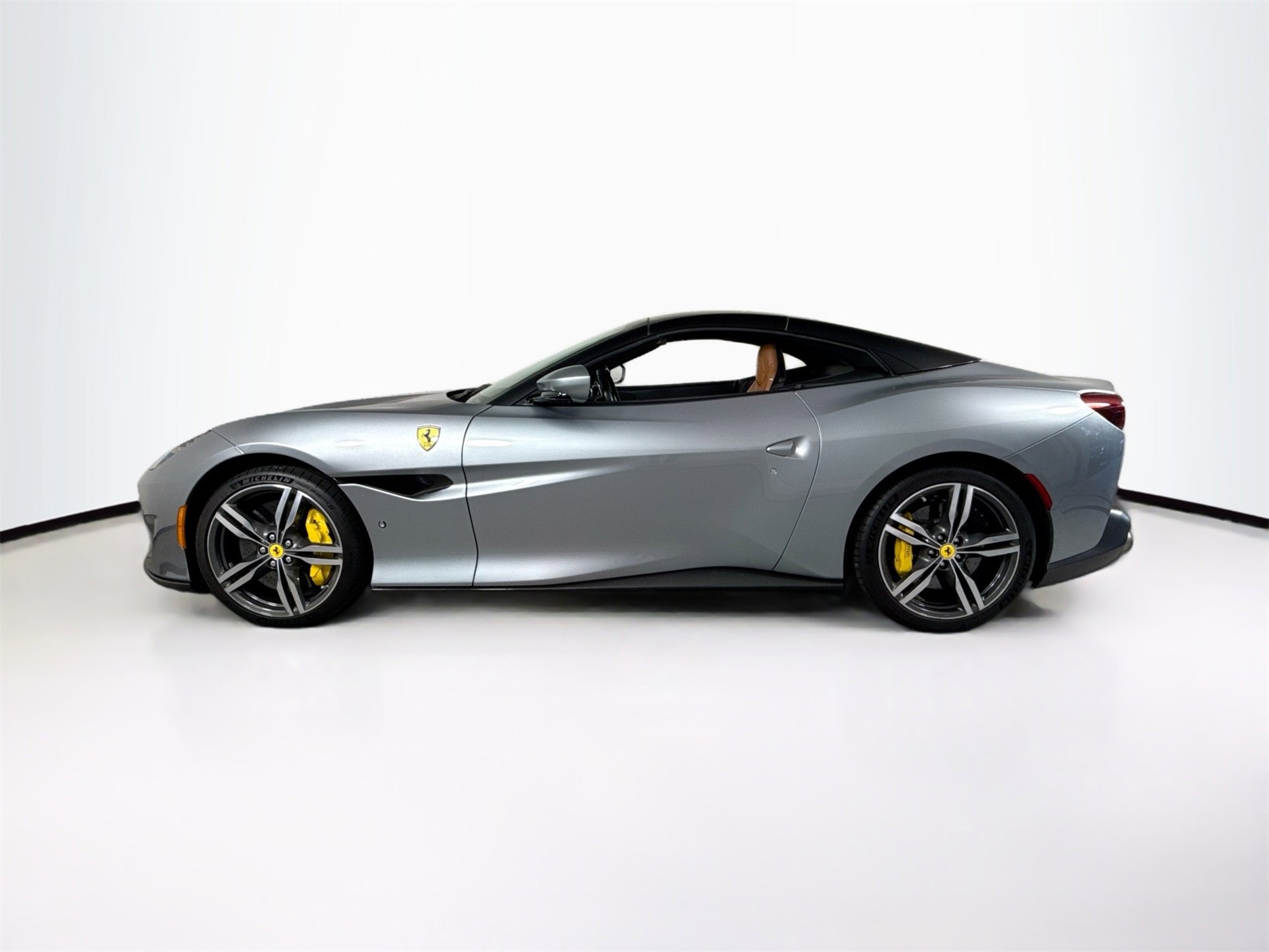 Certified 2020 Ferrari Portofino image 4