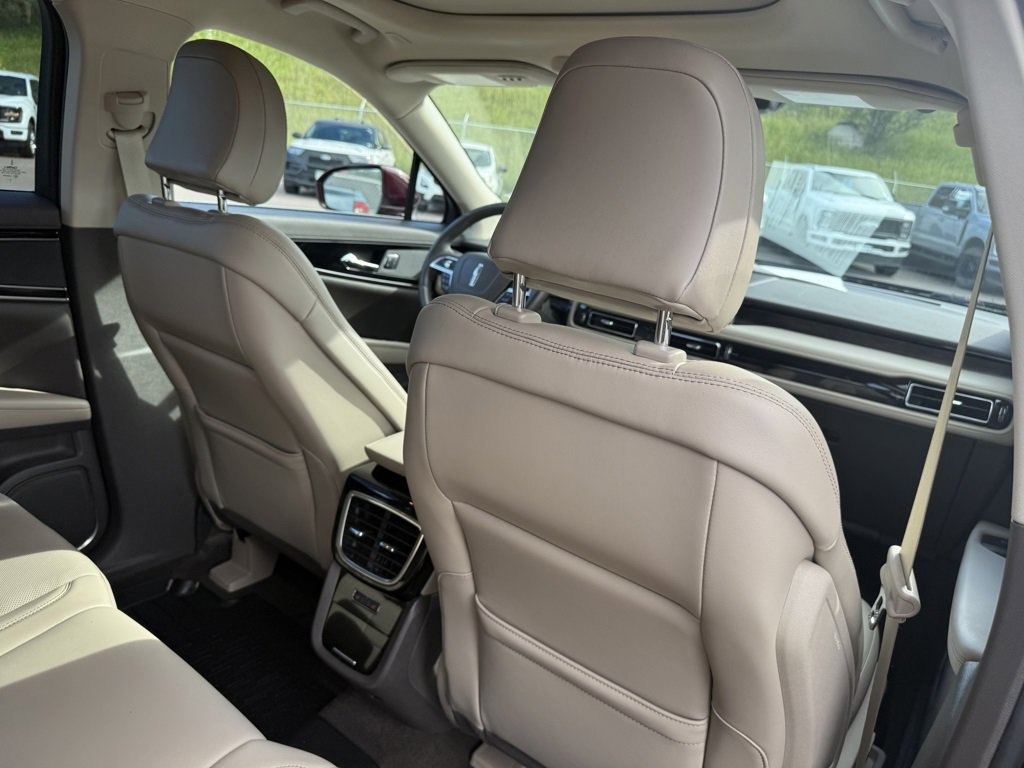 Certified 2022 Lincoln Nautilus Reserve image 24