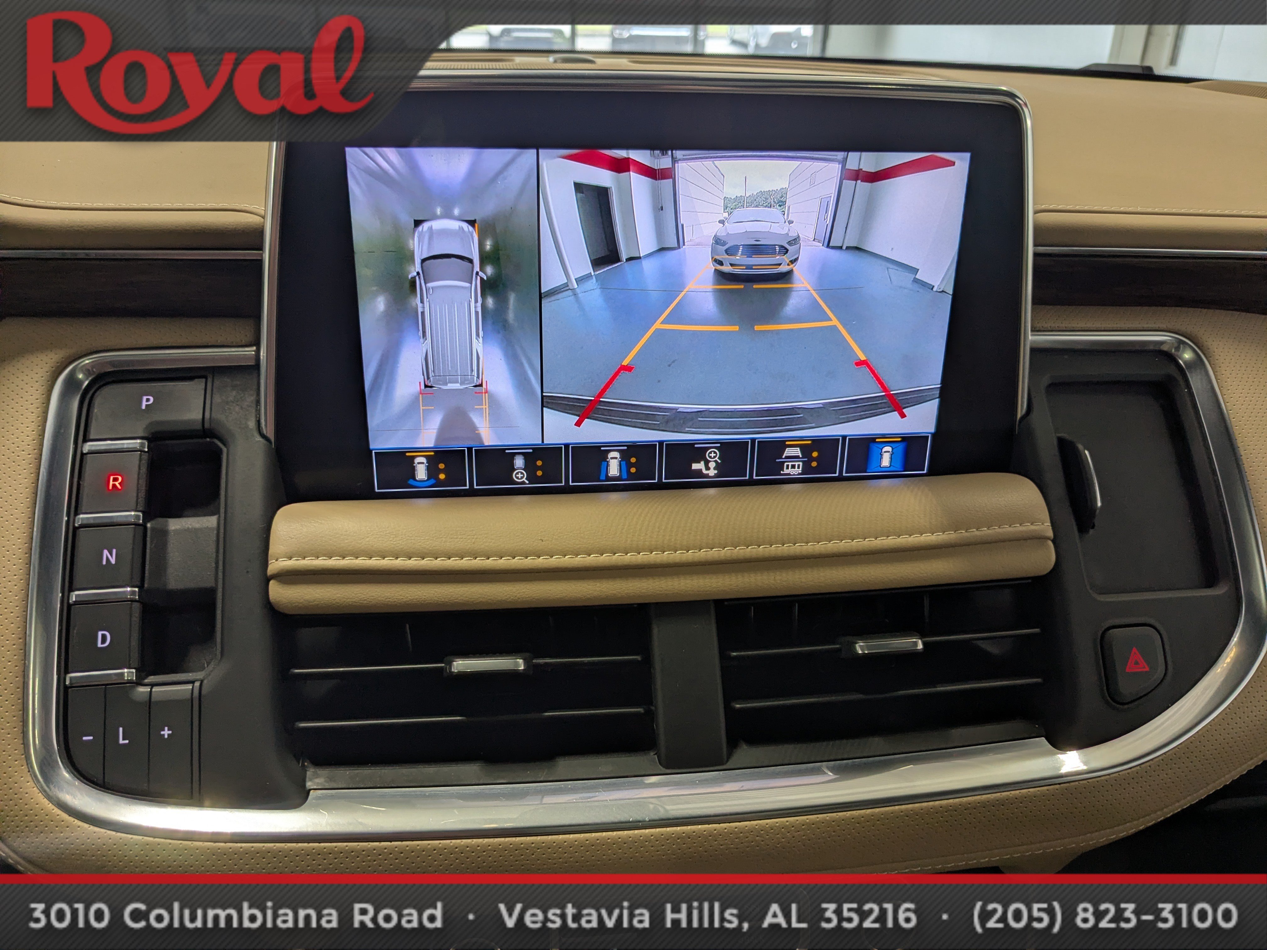 Used 2021 Chevrolet Suburban Premier w/ Premium Package RWD image 27