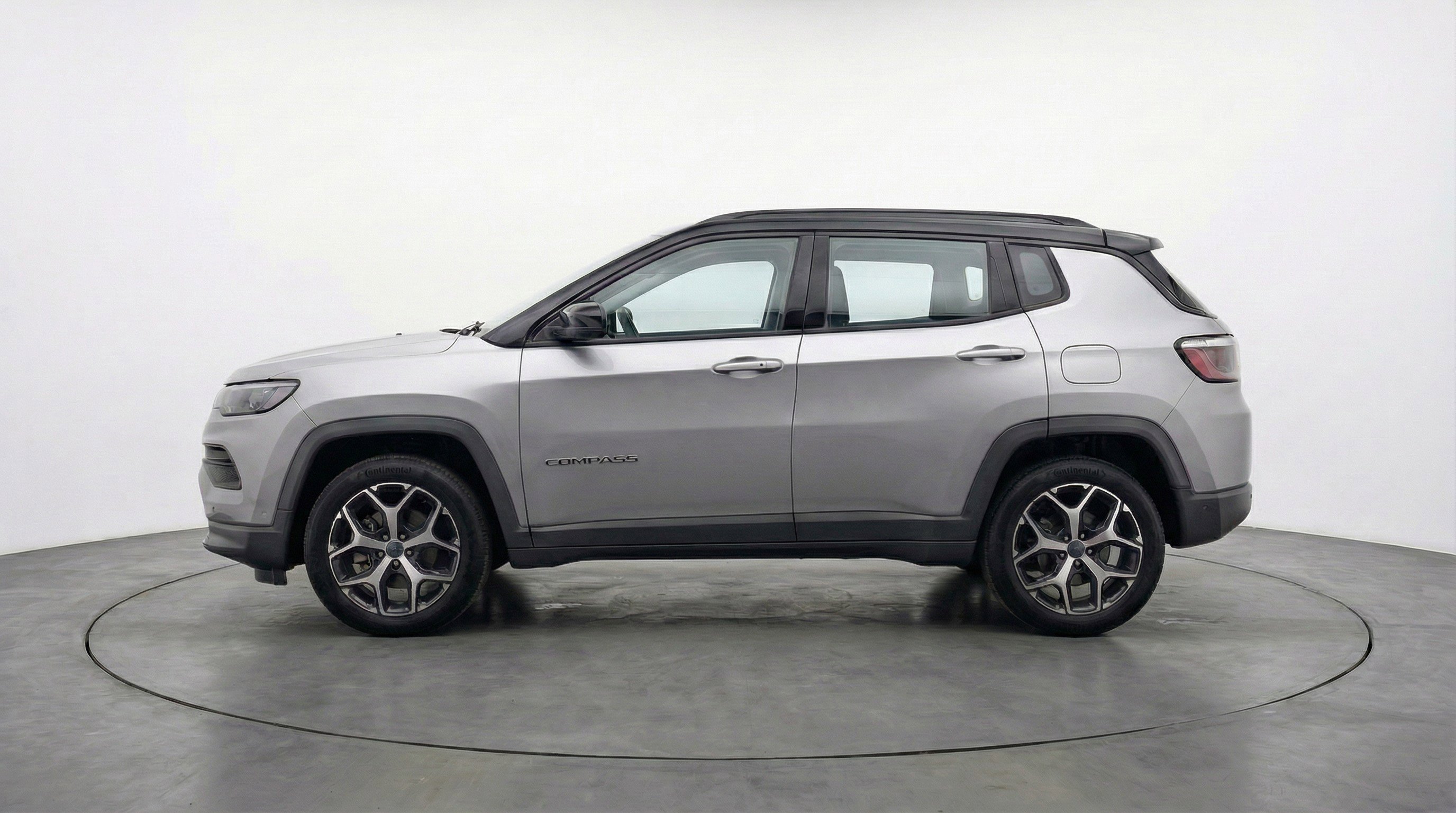Used 2025 Jeep Compass Limited image 5
