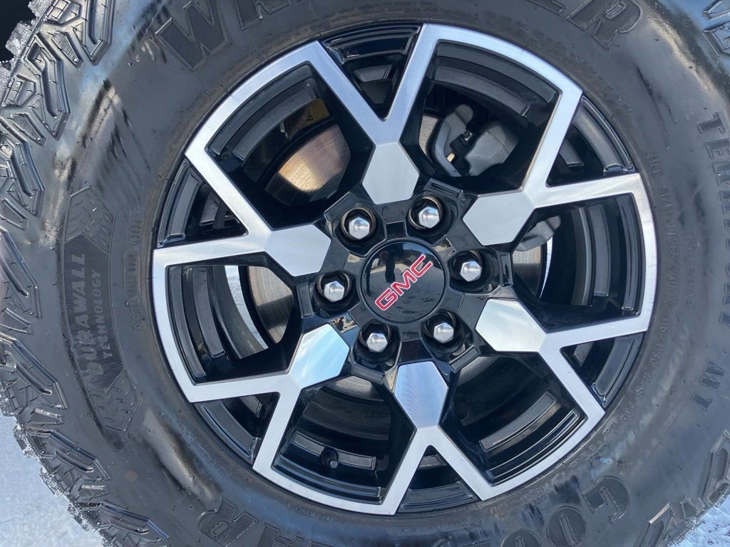 Used 2024 GMC Canyon AT4X image 7