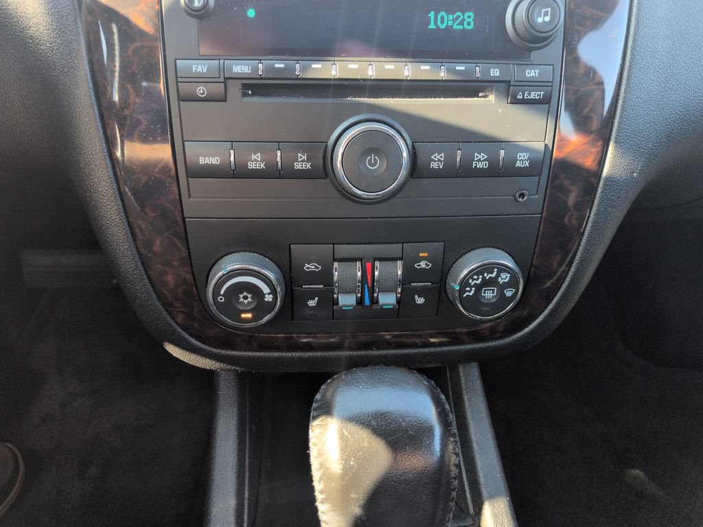 Used 2013 Chevrolet Impala LTZ FWD image 18