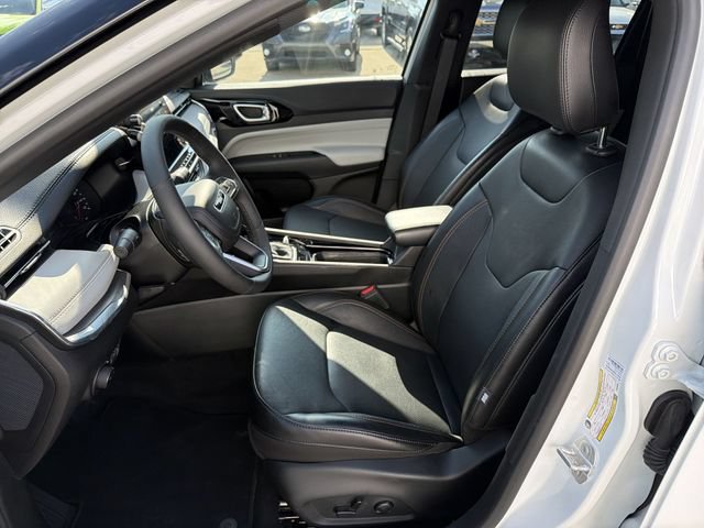 Used 2023 Jeep Compass Limited AWD/4WD image 12