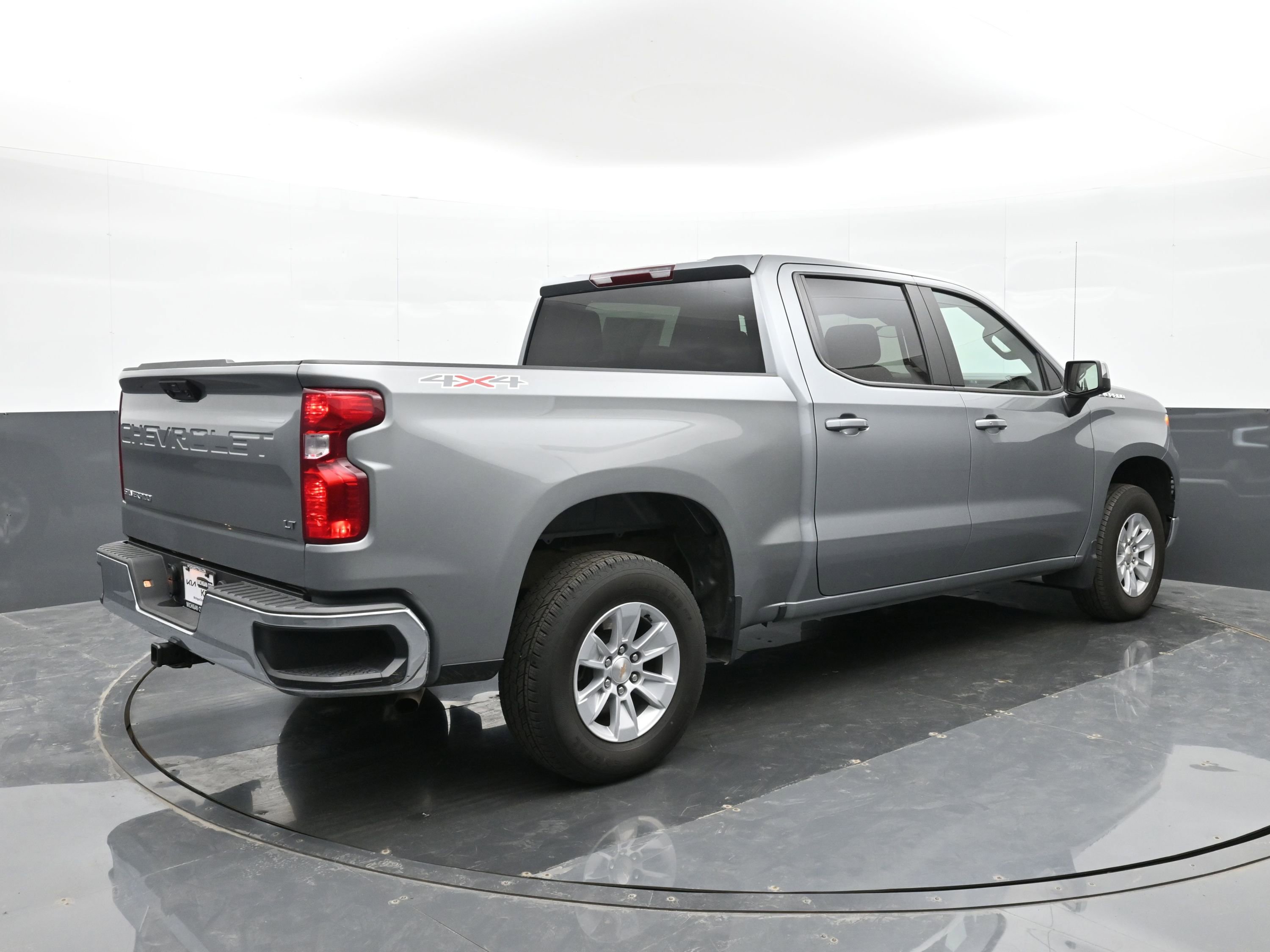 Used 2025 Chevrolet Silverado 1500 LT image 8