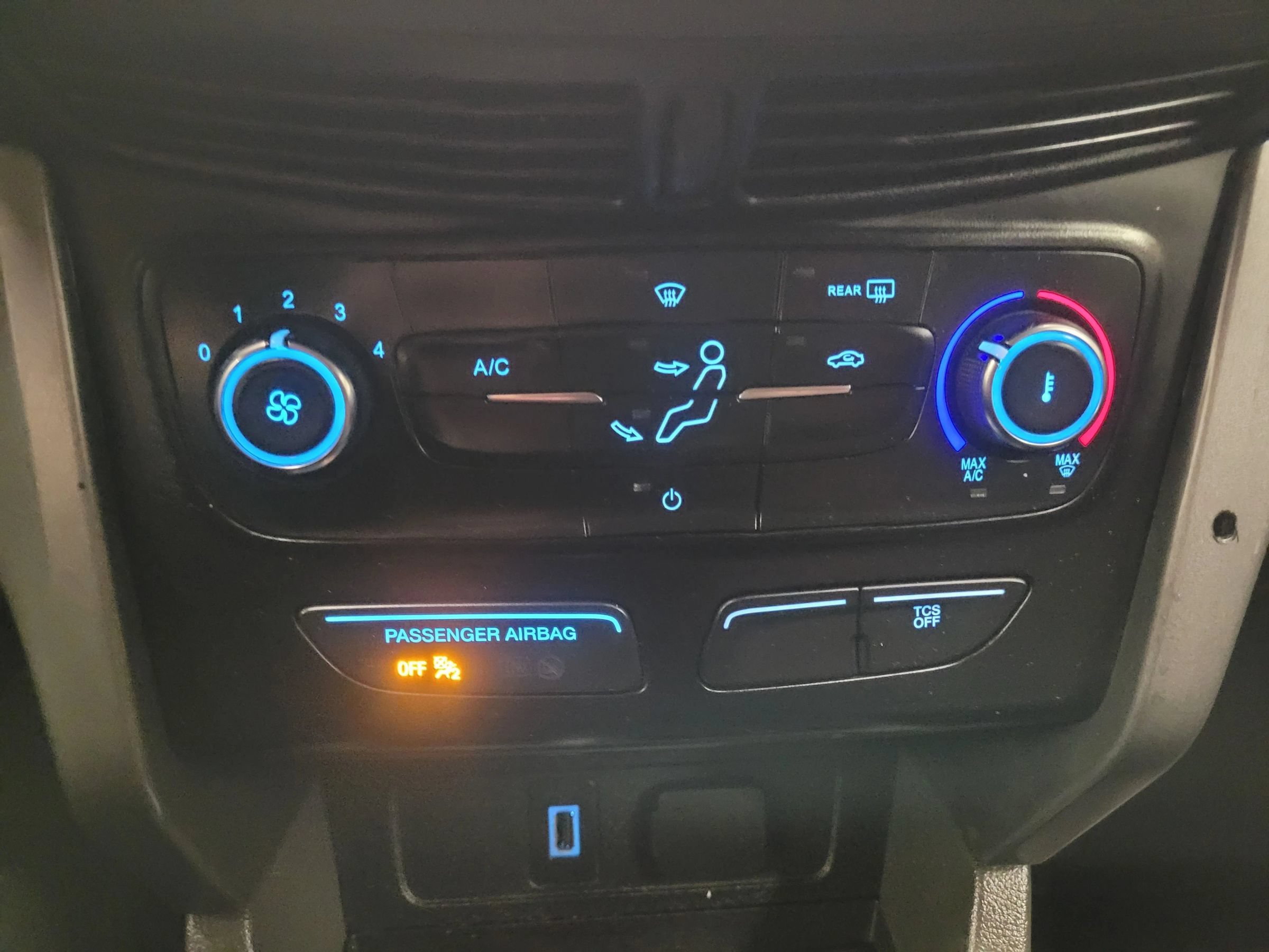 Used 2017 Ford Escape S FWD image 33