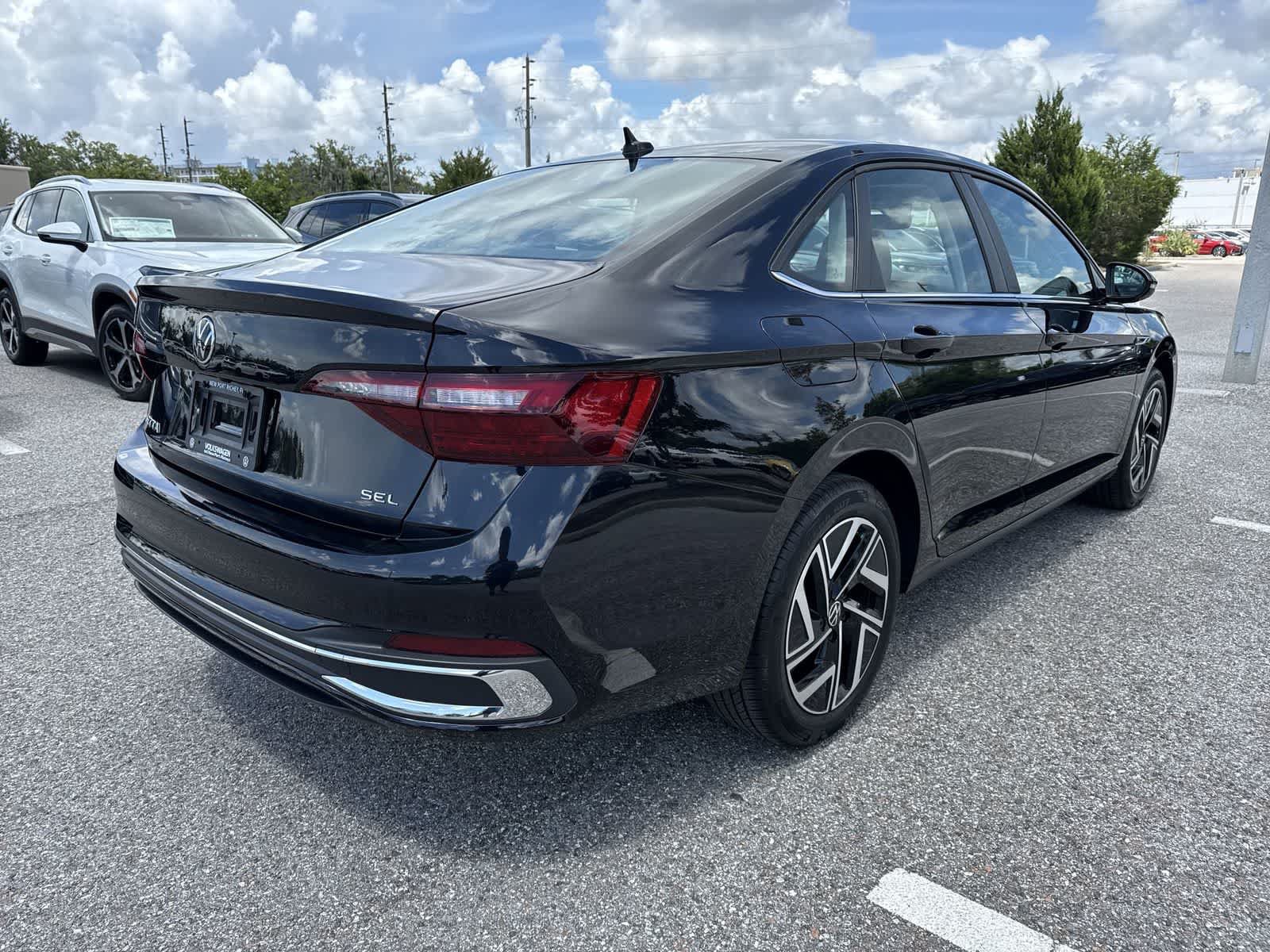 Used 2024 Volkswagen Jetta SEL FWD image 31