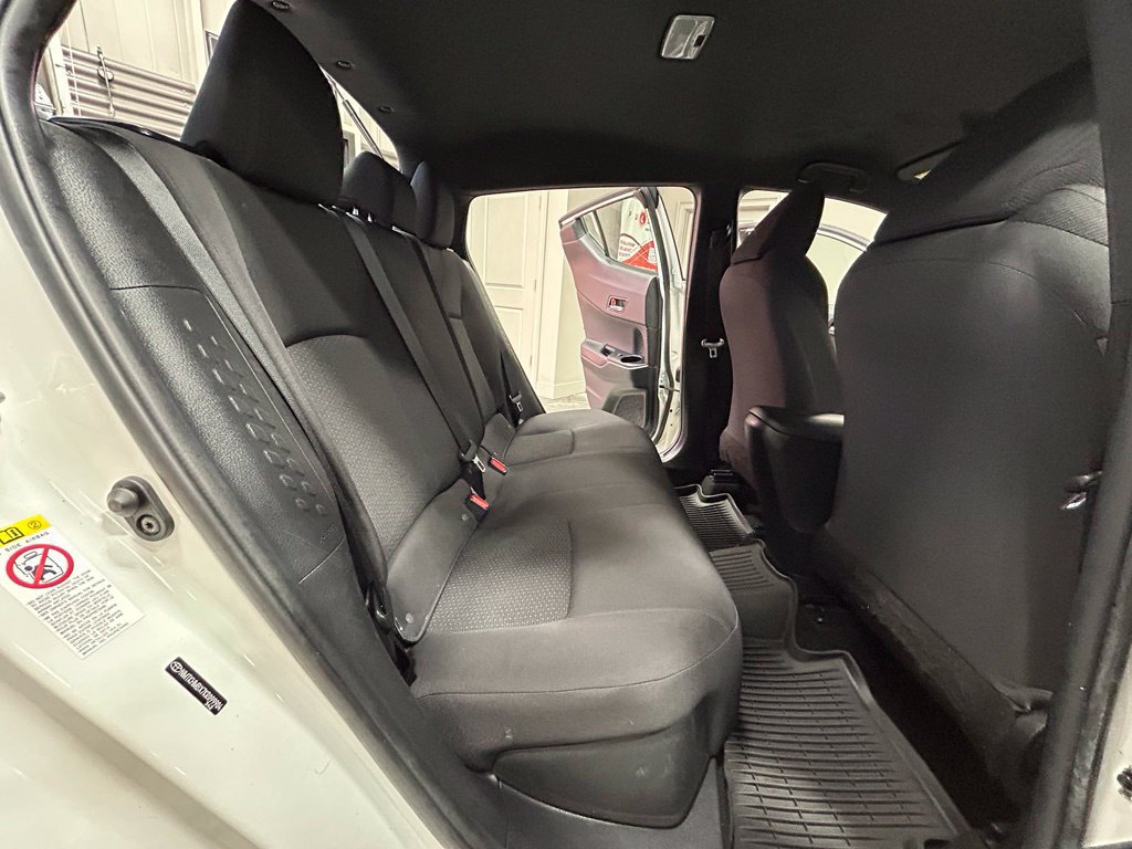 Used 2019 Toyota C-HR XLE FWD image 45