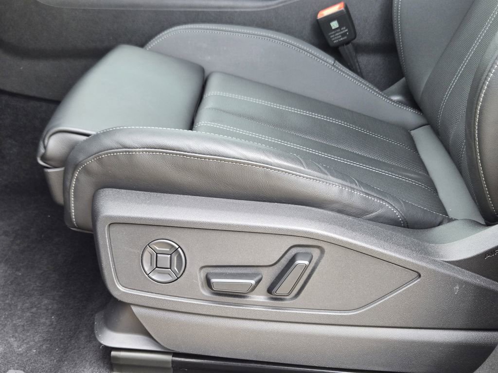 Certified 2025 Audi Q5 Premium Plus w/ Premium Plus image 31