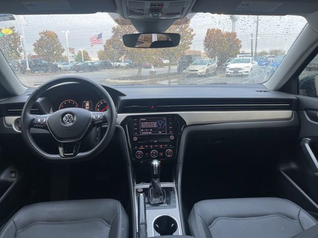 Used 2022 Volkswagen Passat 2.0T SE image 15