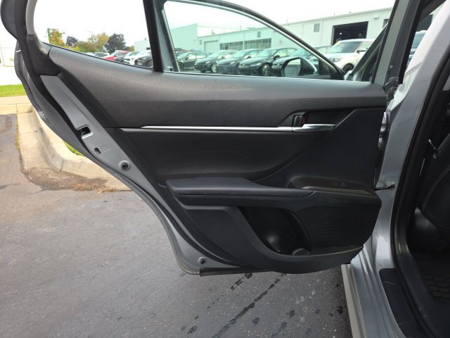 Used 2022 Toyota Camry SE FWD image 12