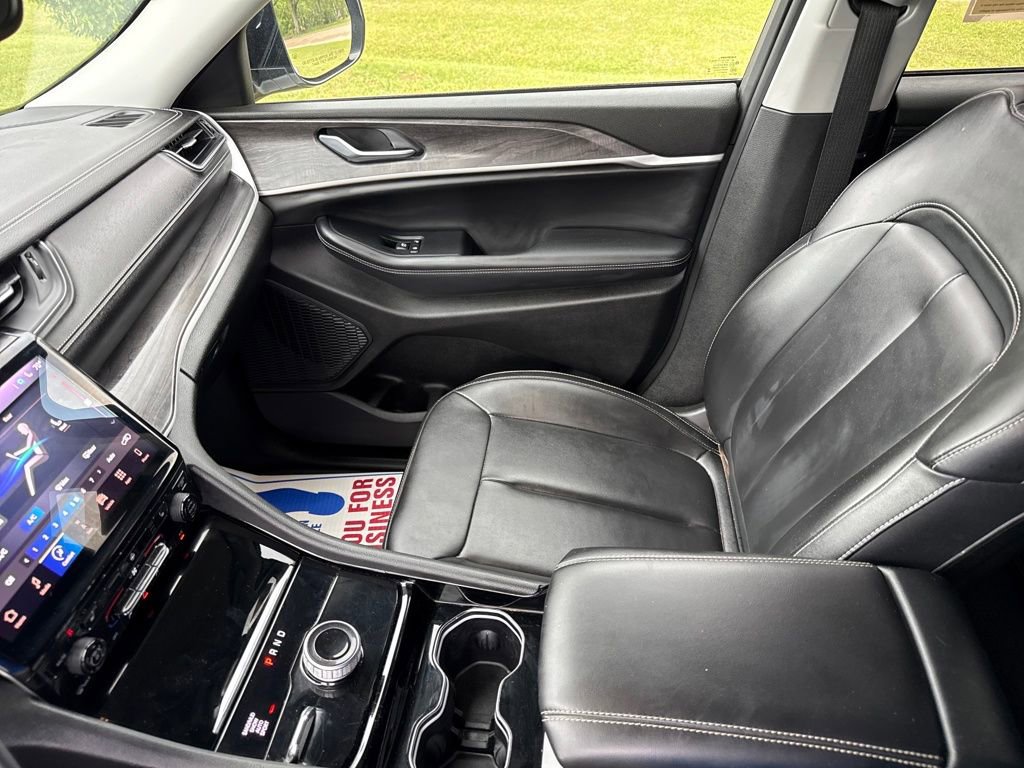 Used 2023 Jeep Grand Cherokee L Limited image 36