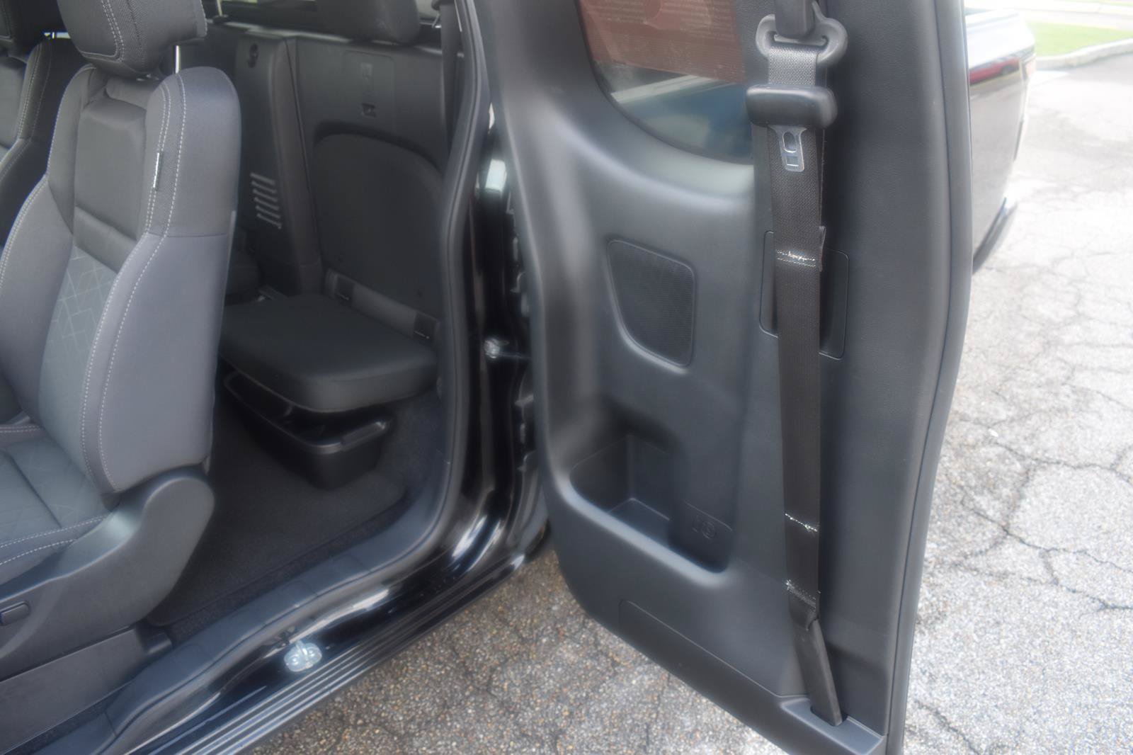Certified 2025 Nissan Frontier SV RWD image 44