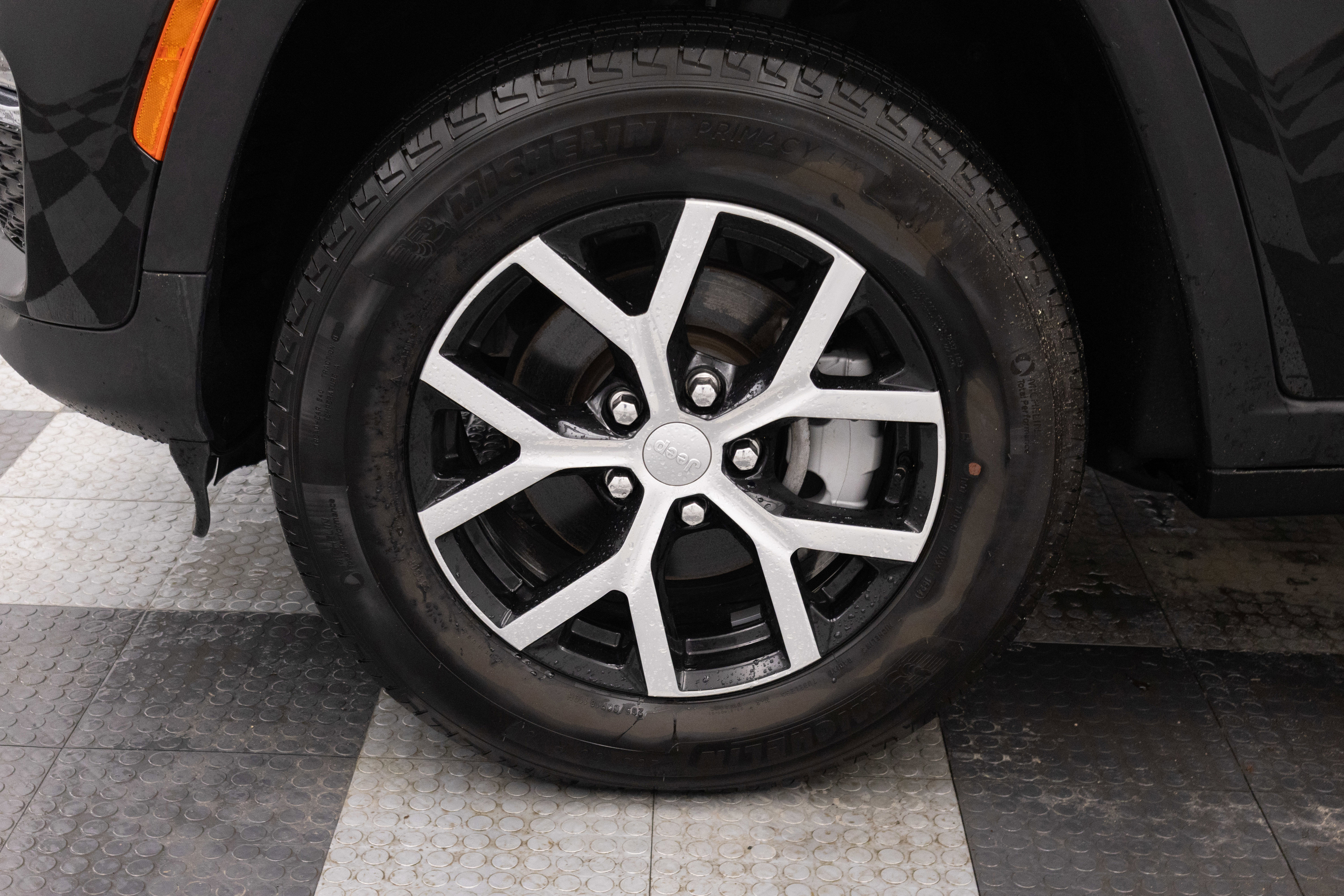 Used 2024 Jeep Grand Cherokee Limited AWD/4WD image 18