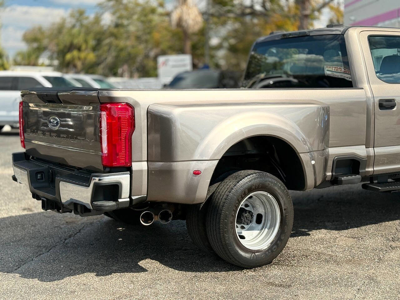 Used 2022 Ford F350 XL w/ Power Equipment Group image 11