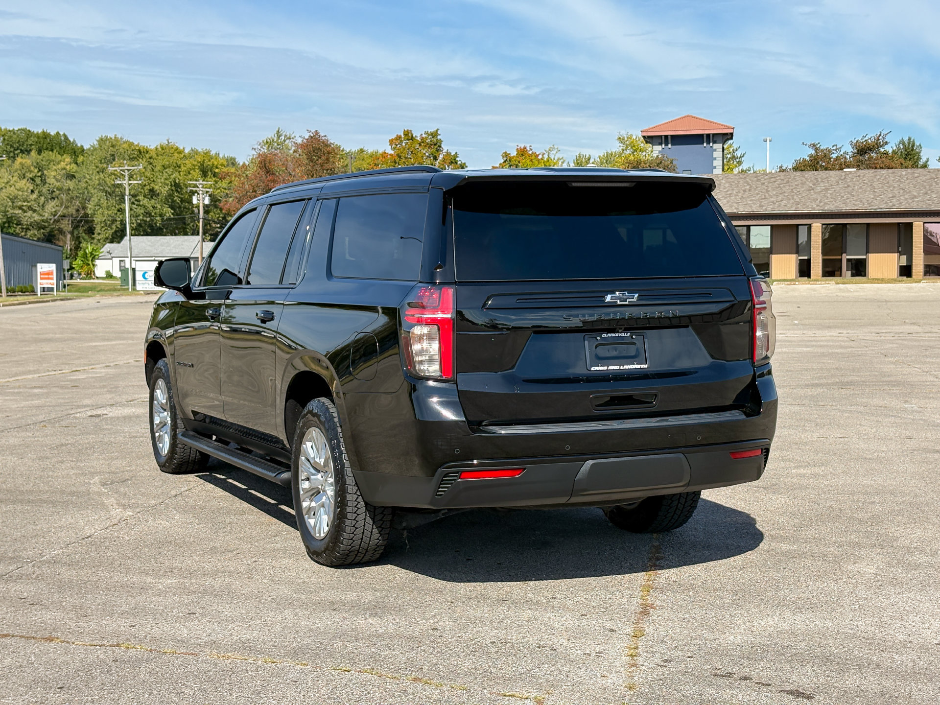 Used 2023 Chevrolet Suburban Z71 w/ Z71 Off-Road Package AWD/4WD image 6