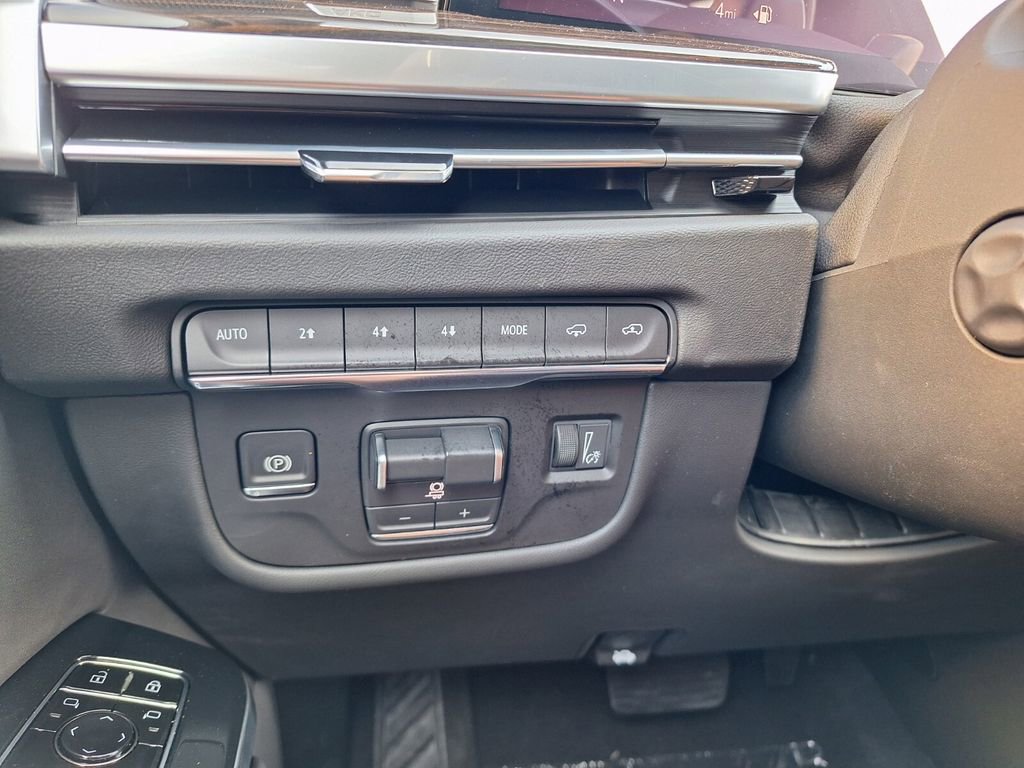 New 2026 Cadillac Escalade ESV Luxury w/ LPO, Radiant Package image 22