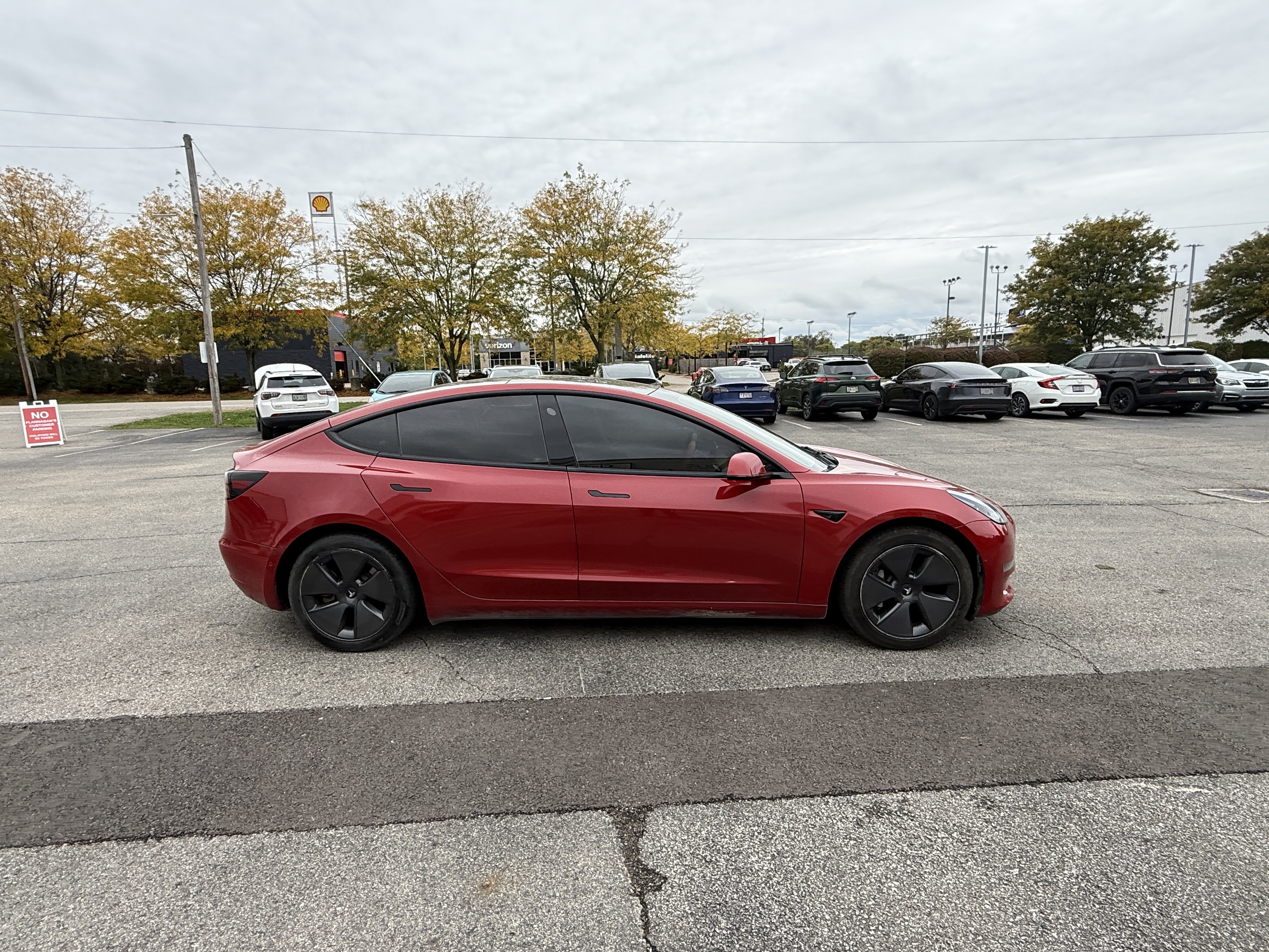 Used 2022 Tesla Model 3 RWD image 2