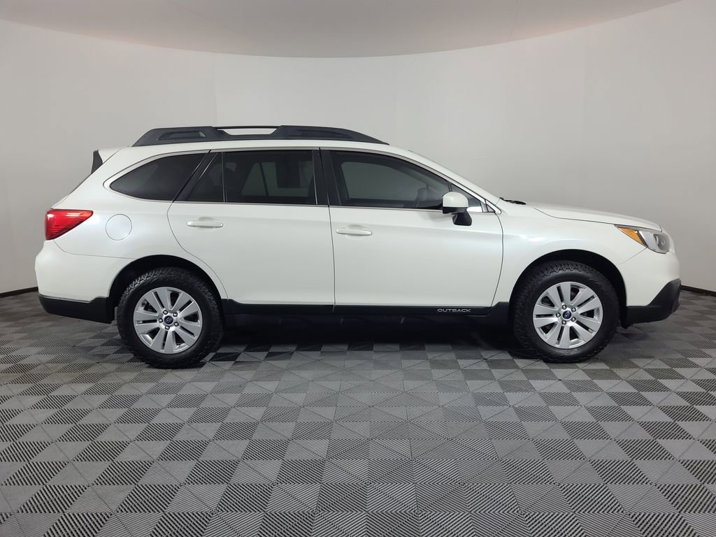 Used 2017 Subaru Outback 2.5i Premium AWD/4WD image 2