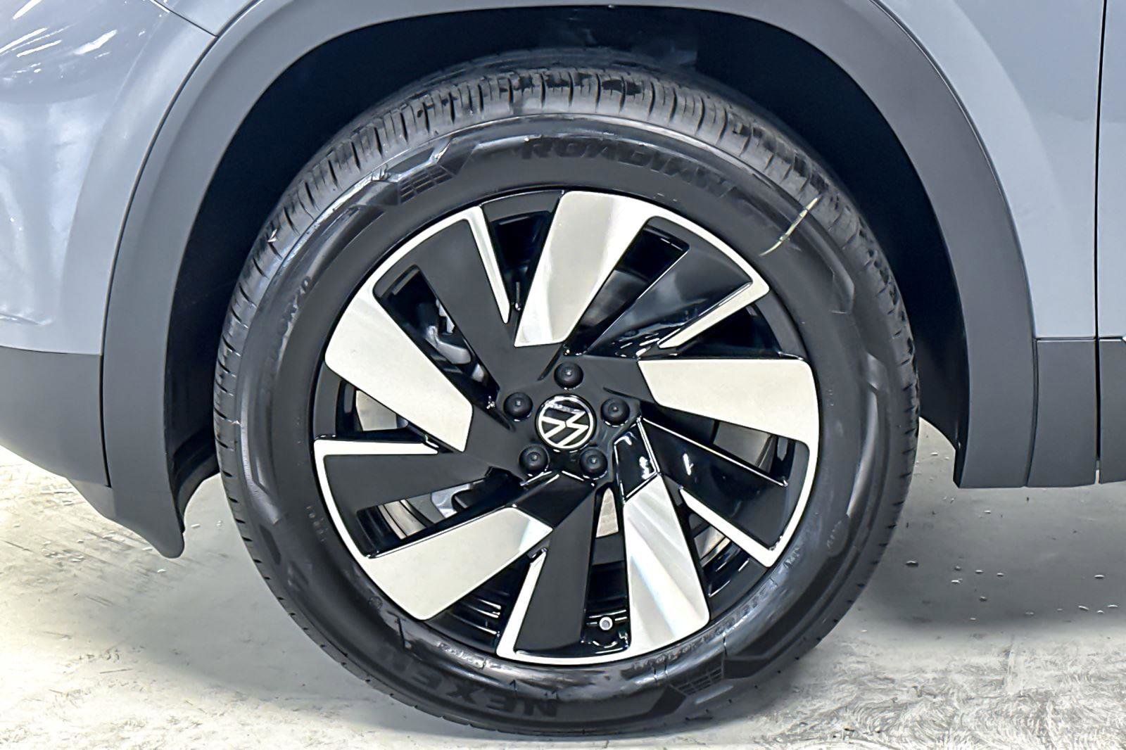 New 2026 Volkswagen Atlas Cross Sport SEL image 25