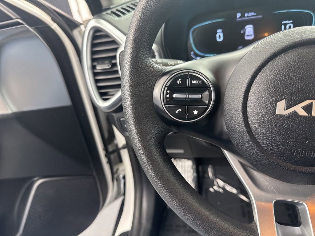 Used 2024 Kia Soul LX w/ Option Group 015 FWD image 25