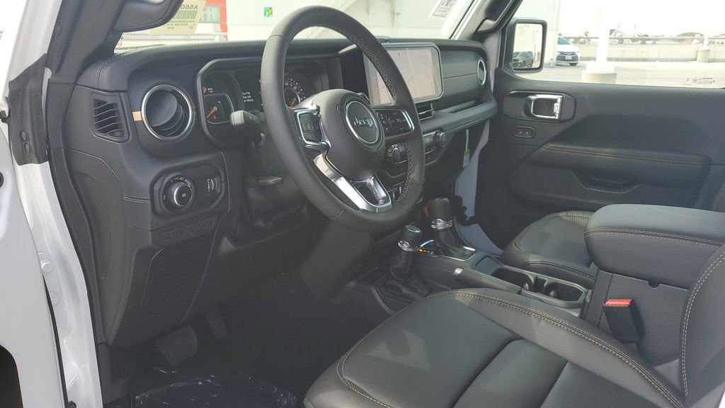 New 2025 Jeep Wrangler Sahara image 18