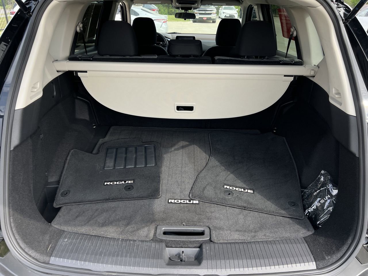 Certified 2023 Nissan Rogue SV image 25