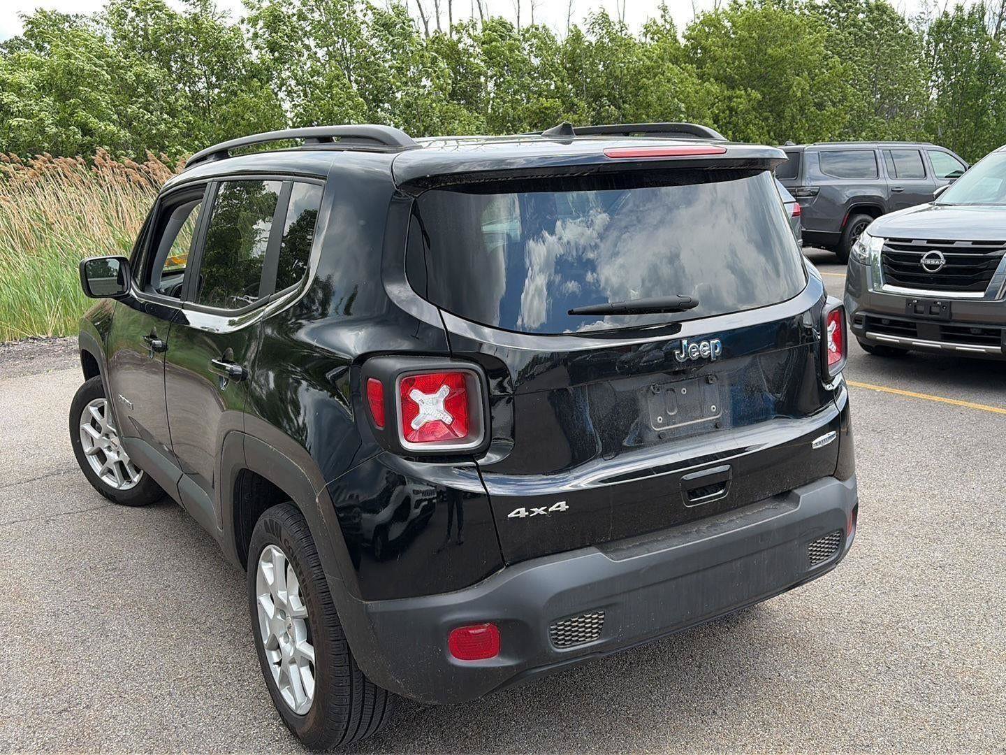 Used 2022 Jeep Renegade Latitude w/ Convenience Group AWD/4WD image 32