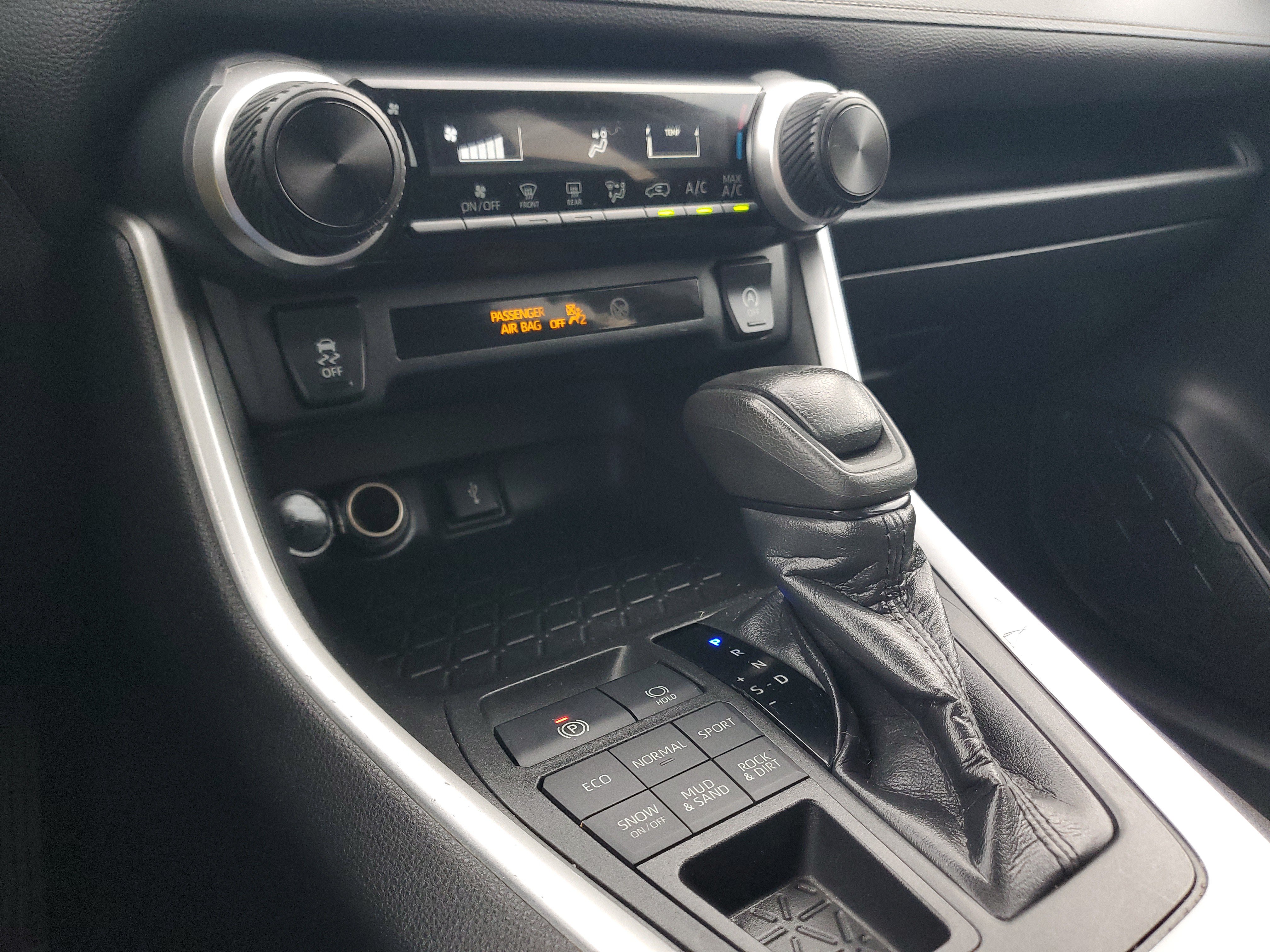 Certified 2020 Toyota RAV4 LE AWD/4WD image 30