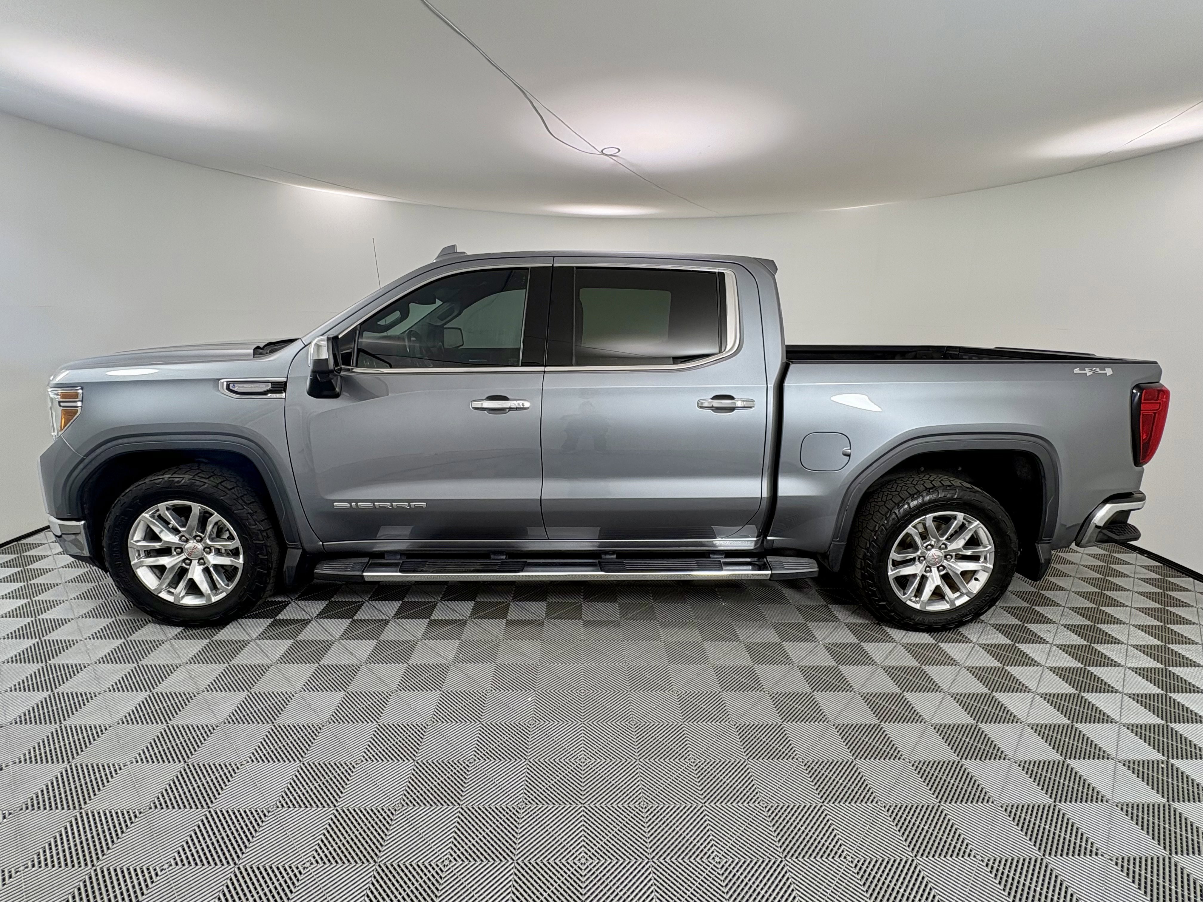 Used 2020 GMC Sierra 1500 SLT AWD/4WD image 2