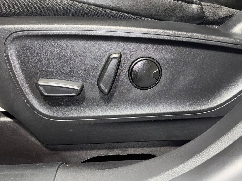 Certified 2025 Ford Escape ST-Line image 19