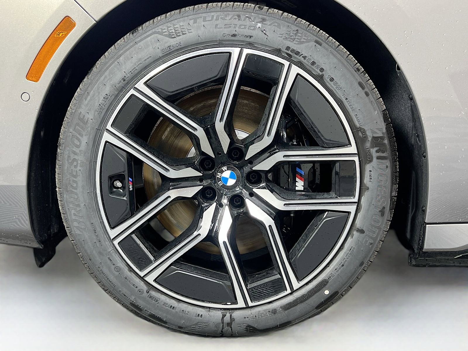 New 2025 BMW i7 xDrive60 AWD/4WD image 32