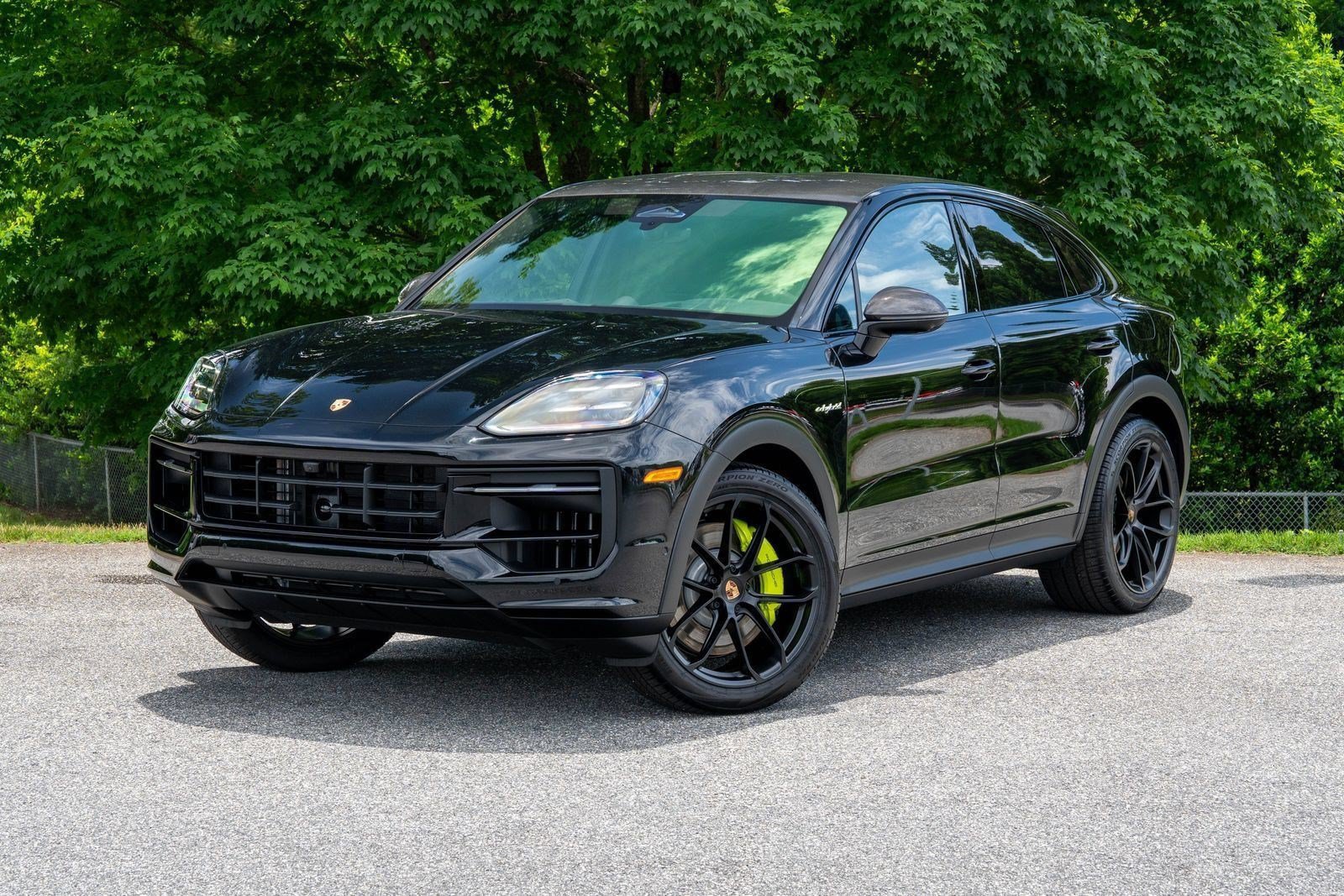 New 2026 Porsche Cayenne Coupe AWD/4WD image 1