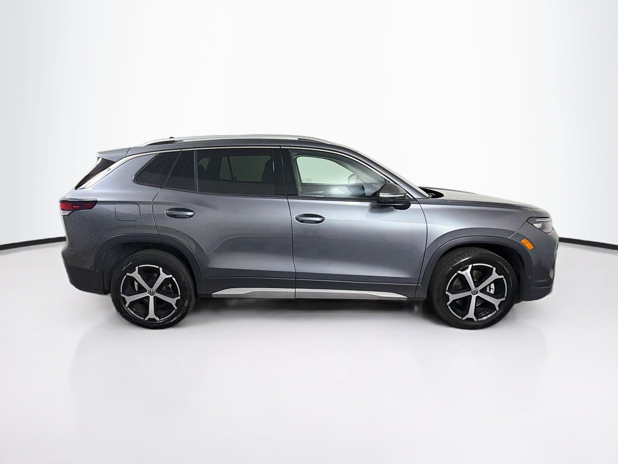 Used 2026 Volkswagen Tiguan SE AWD/4WD image 10