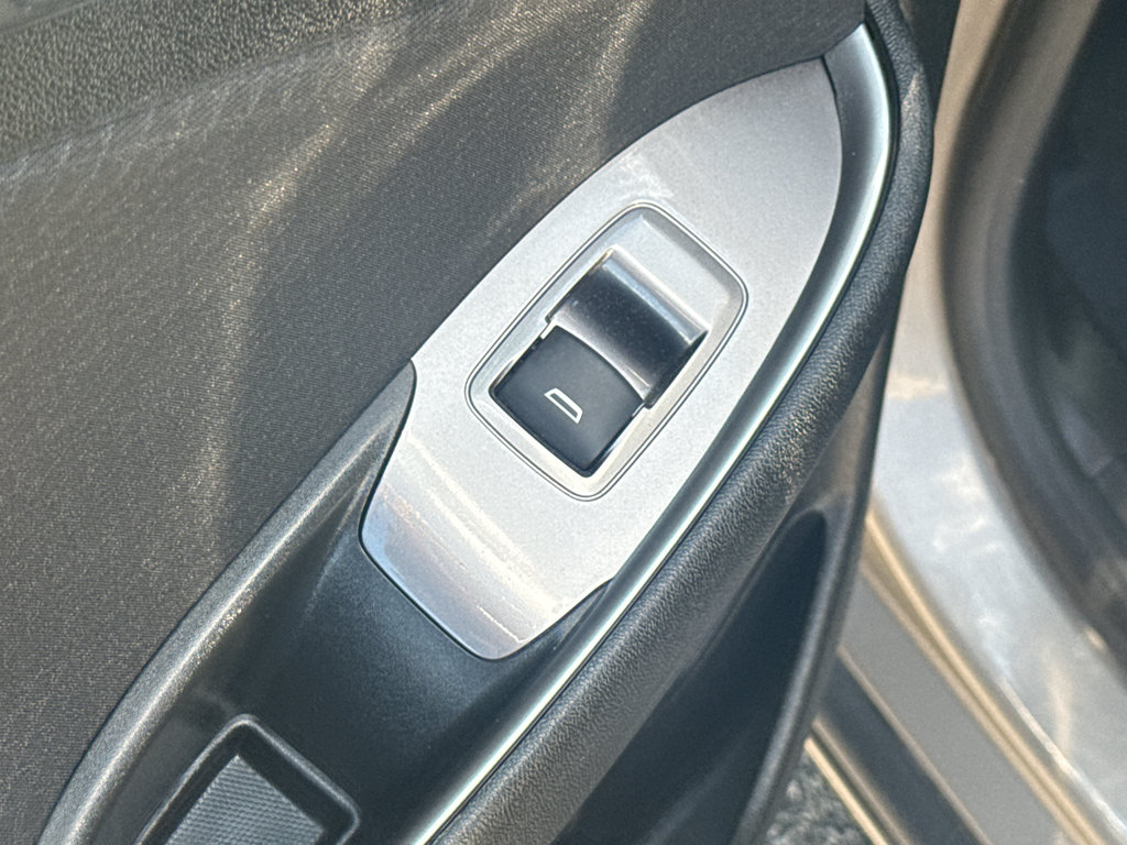 Used 2024 Chevrolet Malibu LT FWD image 30