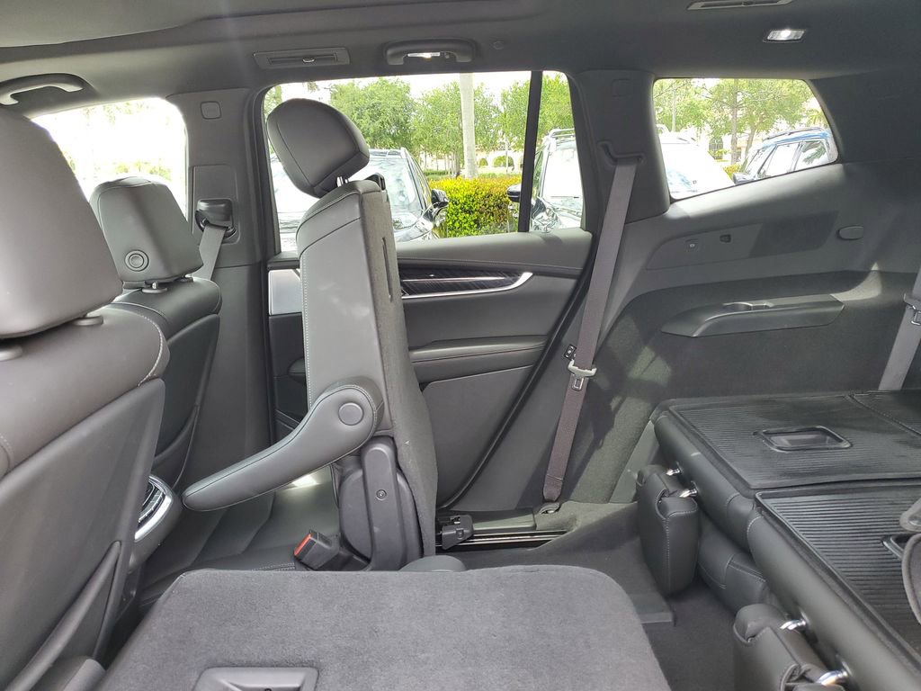 Used 2023 Cadillac XT6 Premium Luxury image 12