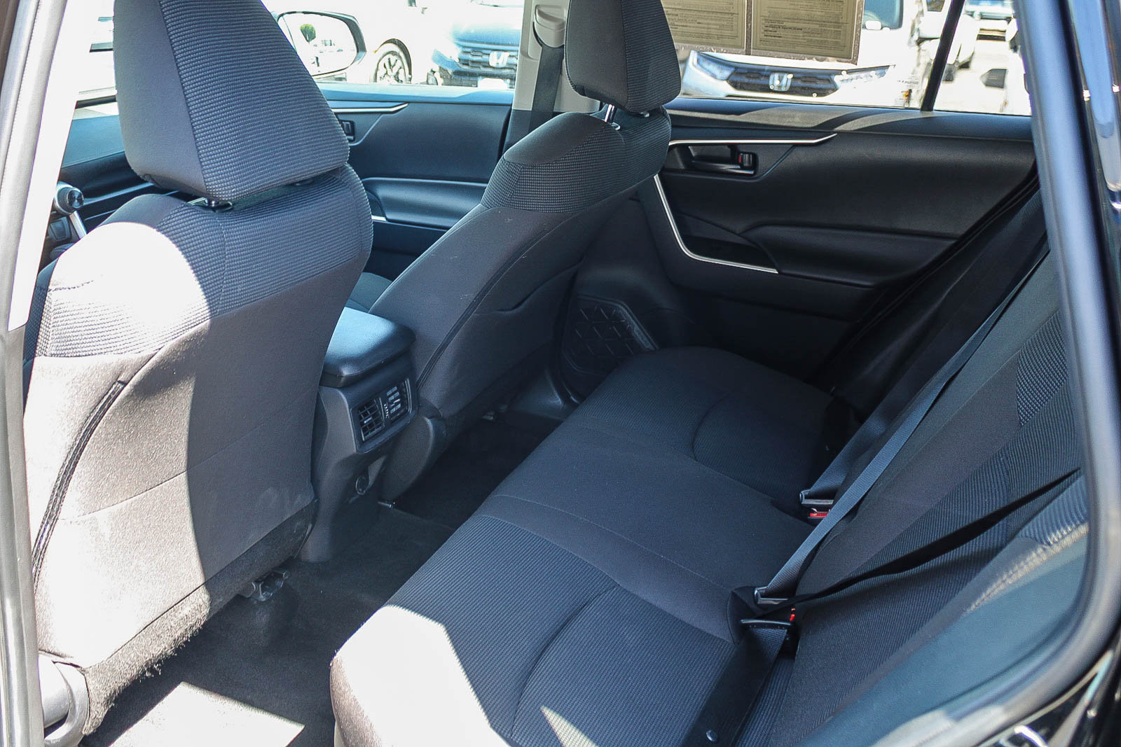 Used 2024 Toyota RAV4 LE AWD/4WD image 20
