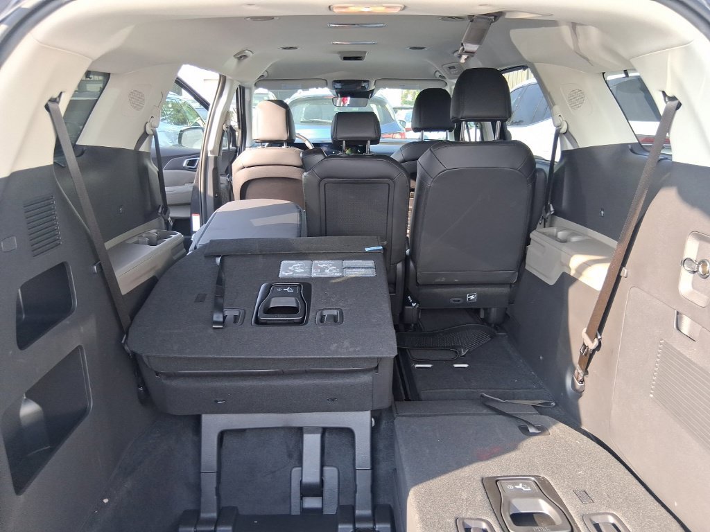 Certified 2026 Kia Carnival EX FWD image 18