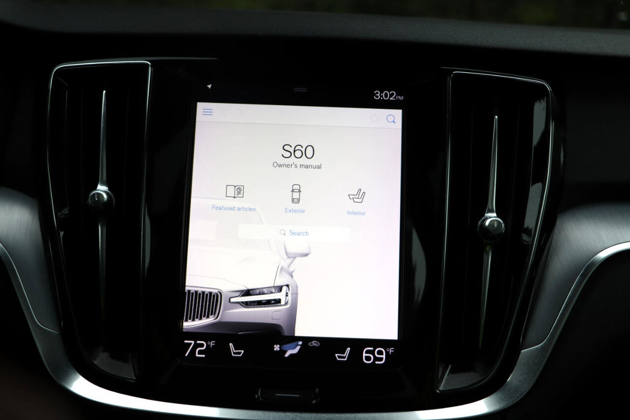 Used 2019 Volvo S60 T6 Momentum w/ Premium Package image 27