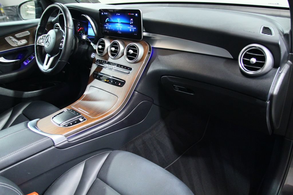 Used 2022 Mercedes-Benz GLC 300 4MATIC image 21