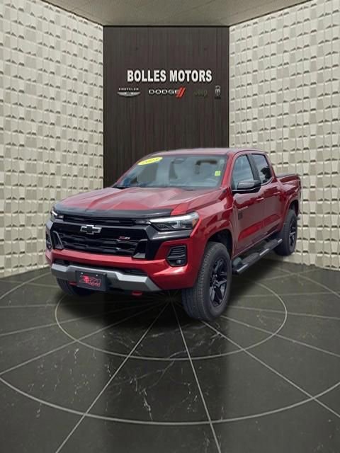Used 2023 Chevrolet Colorado Z71 w/ Z71 Convenience Package 2 AWD/4WD image 12