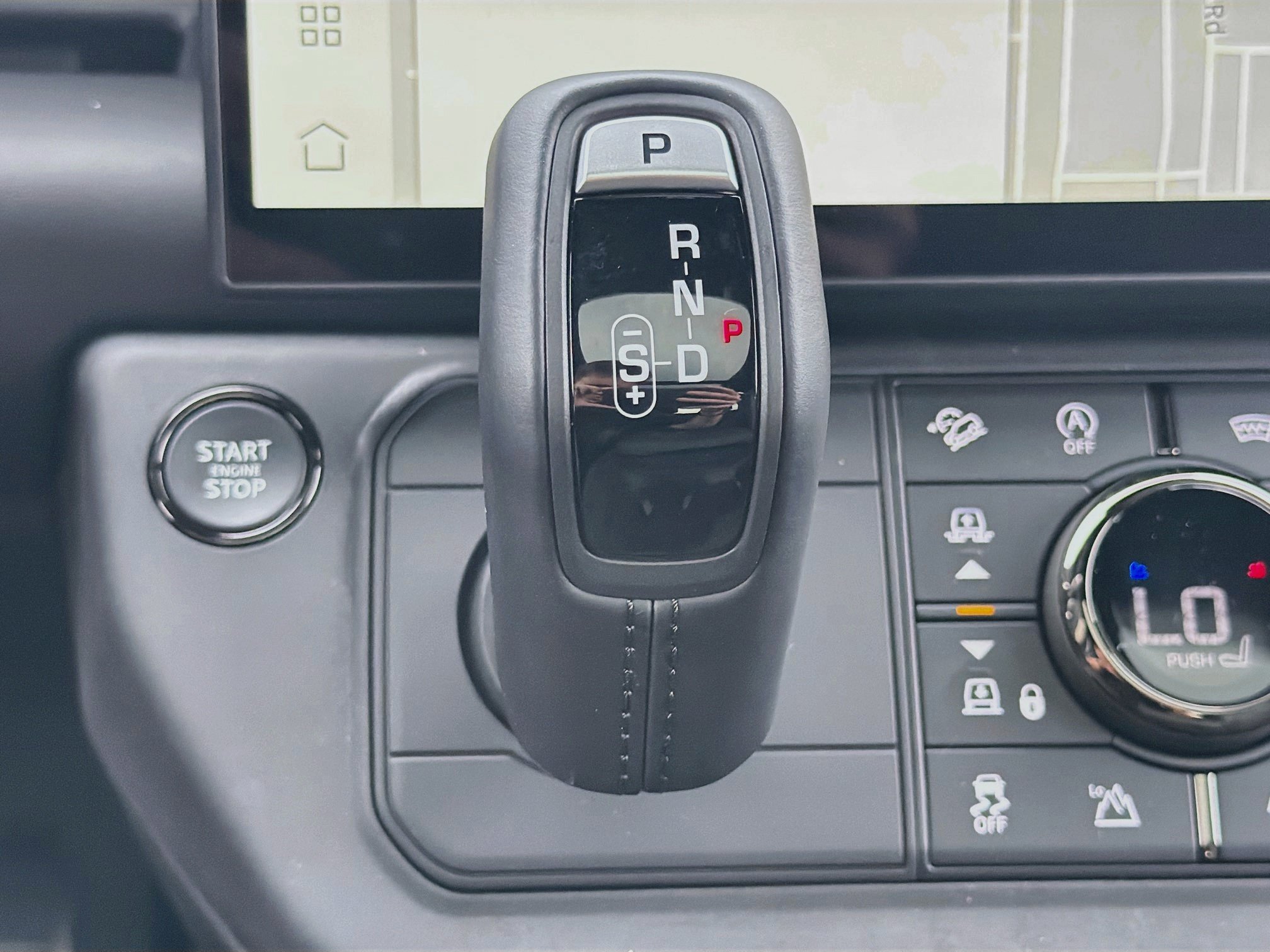 New 2026 Land Rover Defender 110 OCTA AWD/4WD image 29