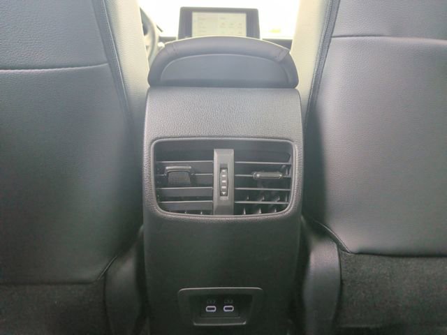 Used 2024 Toyota Corolla Cross XLE FWD image 31